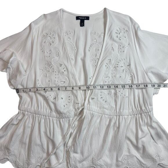 Torrid Cardigan Women 0X White Eyelet Challis Tie Front Third Piece Boho Duster - Picture 3 of 9